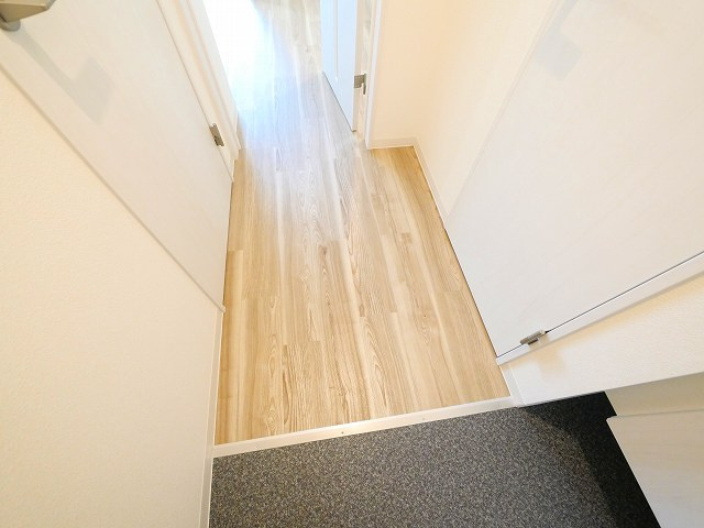 ジーメゾン郡山リアンの玄関