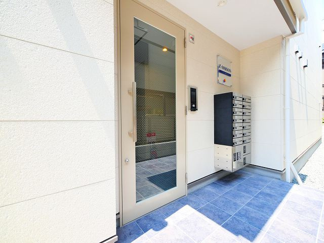 ジーメゾン郡山リアンのエントランス