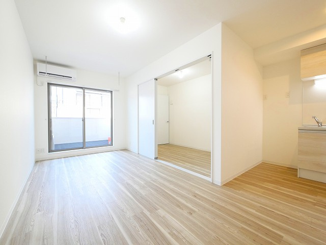 ジーメゾン郡山リアンの居間・リビング