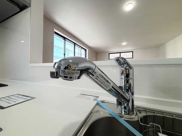 板橋区桜川2丁目 限定1棟のキッチン|便利なビルトイン浄水器内蔵です