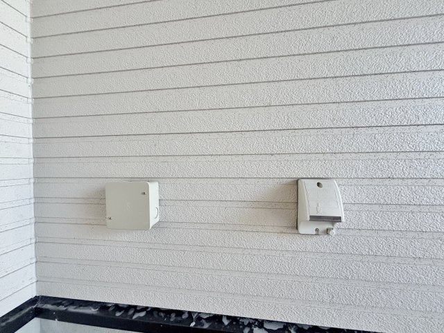 板橋区桜川2丁目 限定1棟の駐車場|洗車やガーデニング等に便利な防水コンセントを設置しています