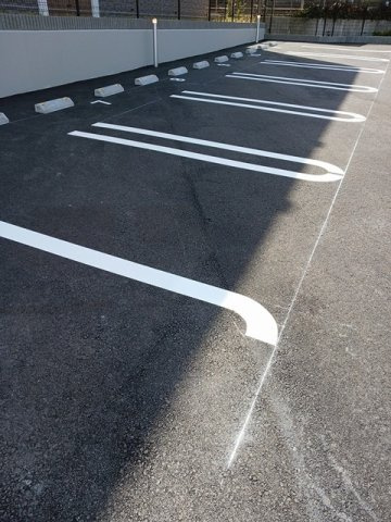 フェリーチェ 壱番館の駐車場