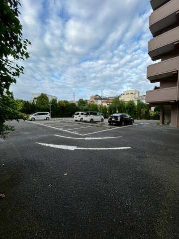 Digni Coat舞子の駐車場|駐車スペースもあります