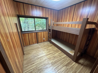 【洋室】 | 【北杜市大泉町西井出】コンビニや飲食店が近くにある山小屋