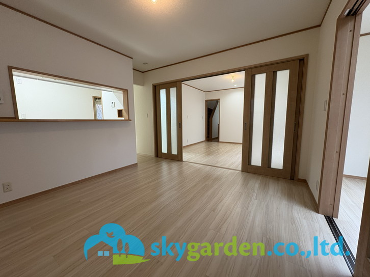 藤沢市円行1丁目　中古戸建の居間・リビング