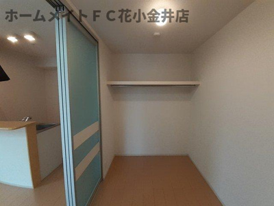 【内装】 | カーサ・プリマベーラ | 明るい色調の室内です