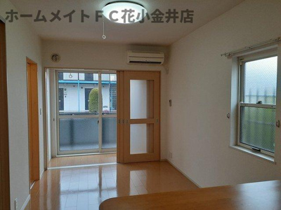 【内装】 | カーサ・プリマベーラ | 内装は落ち着いています