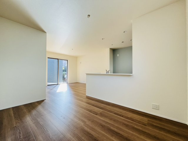 知多市寺本台3-13-2『仲介手数料無料』新築戸建ての前面道路含む現地写真