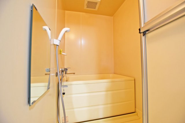 大建コーポ江坂２の浴室|ゆっくりくつろげるバスルーム。