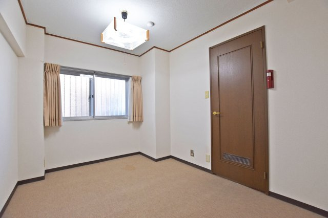 大建コーポ江坂２の洋室|洋室約6.5帖