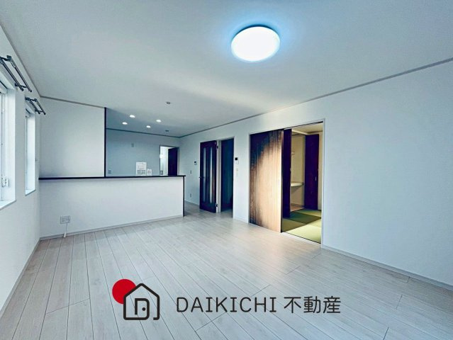 【居間・リビング】 | 行田市長野3丁目　中古戸建