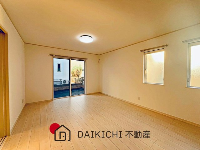 【居間・リビング】 | 行田市長野3丁目　中古戸建