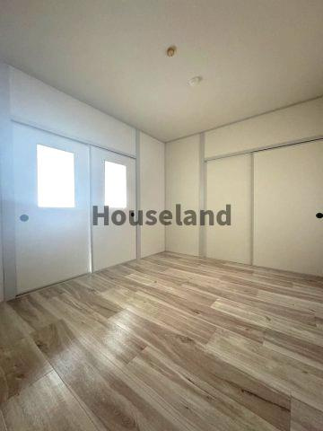 ラピュタ宮前の洋室