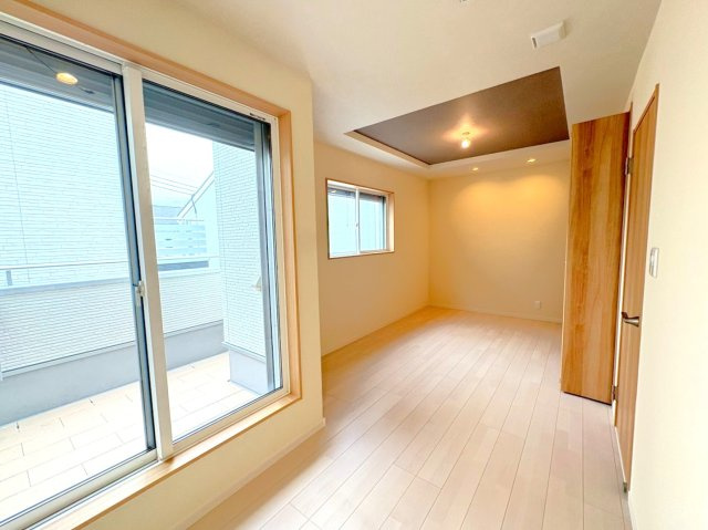 ２０２３年４月完成の築後未入居物件◆小屋裏収納付き３ＬＤＫ◆伏見区羽束師古川町の洋室|洋室