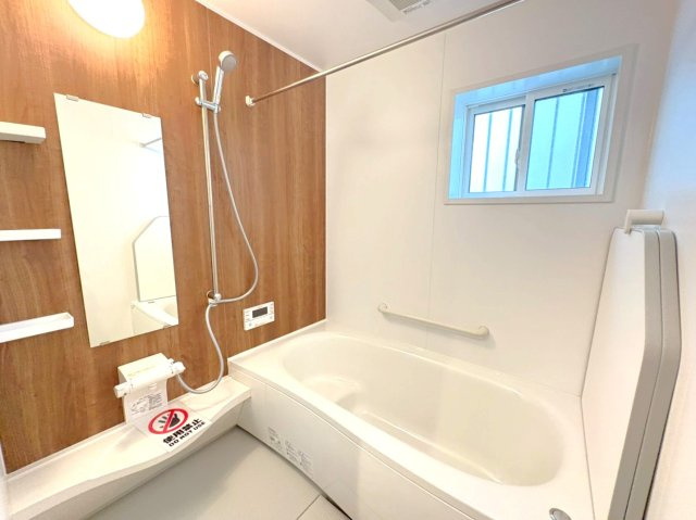 ２０２３年４月完成の築後未入居物件◆小屋裏収納付き３ＬＤＫ◆伏見区羽束師古川町の浴室|浴室