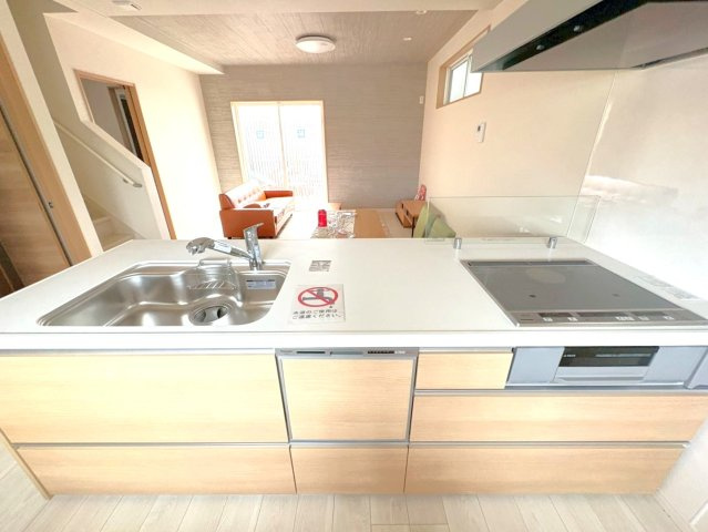 ２０２３年４月完成の築後未入居物件◆小屋裏収納付き３ＬＤＫ◆伏見区羽束師古川町のキッチン|システムキッチン