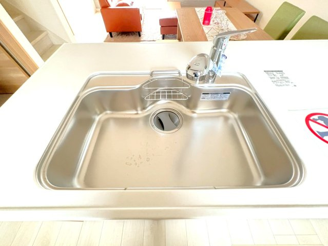 ２０２３年４月完成の築後未入居物件◆小屋裏収納付き３ＬＤＫ◆伏見区羽束師古川町のキッチン|シンク