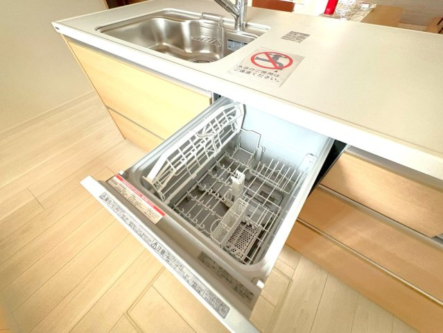 ２０２３年４月完成の築後未入居物件◆小屋裏収納付き３ＬＤＫ◆伏見区羽束師古川町のキッチン|食器洗浄乾燥機