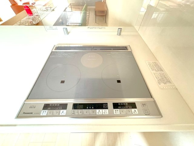 ２０２３年４月完成の築後未入居物件◆小屋裏収納付き３ＬＤＫ◆伏見区羽束師古川町のキッチン|ＩＨクッキングヒーター