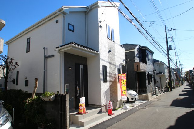 【Heartfull Town】小平市小川町１丁目の外観|『鷹の台』駅近くを流れる玉川上水沿いは、静かに自然を感じられるので散策スポットとしておススメ！