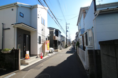 【外観】 | 【Heartfull Town】小平市小川町１丁目 | 2台駐車可能なカースペース（1台は車種制限有）