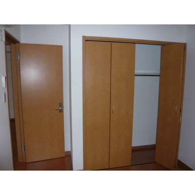 【収納】 | クレヨンハウス | クローゼット完備。