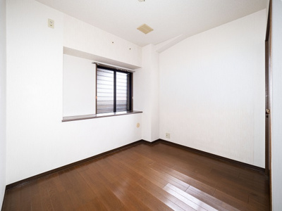 【洋室】 | プラザハイツ二ツ屋E | 4帖洋室