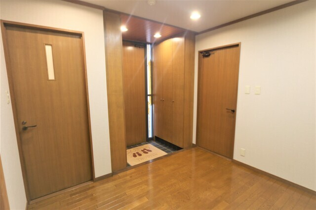 グランベール西七条の玄関