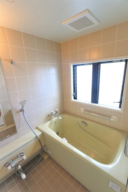 グランベール西七条の浴室