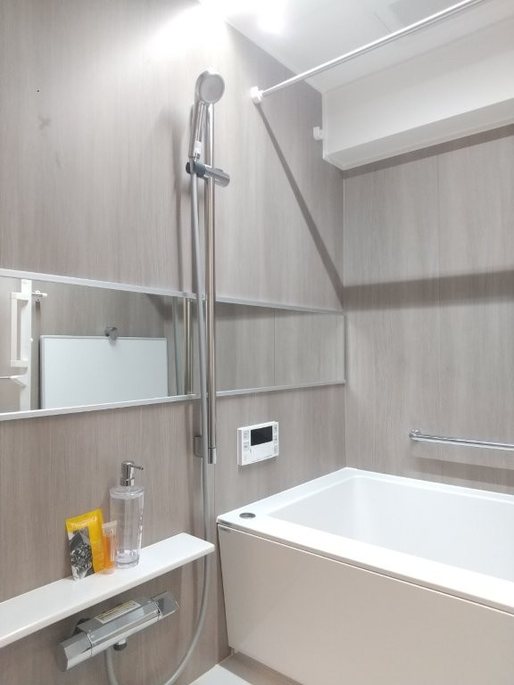 ネオマイム生麦（生麦3丁目）の浴室|高級感がある雰囲気のバスルームで、１日の疲れを癒せます