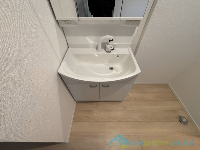 大磯町国府本郷第20　新築戸建　全2棟1号棟の独立洗面台