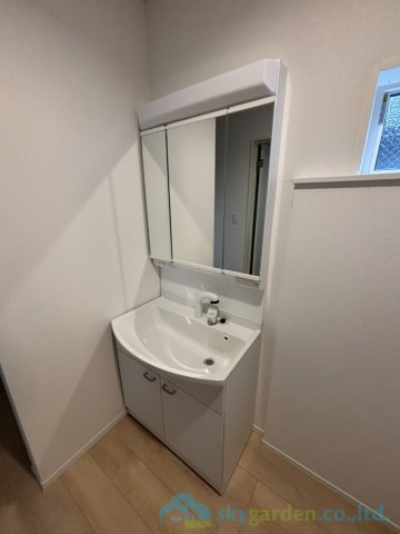 大磯町国府本郷第20　新築戸建　全2棟1号棟の独立洗面台