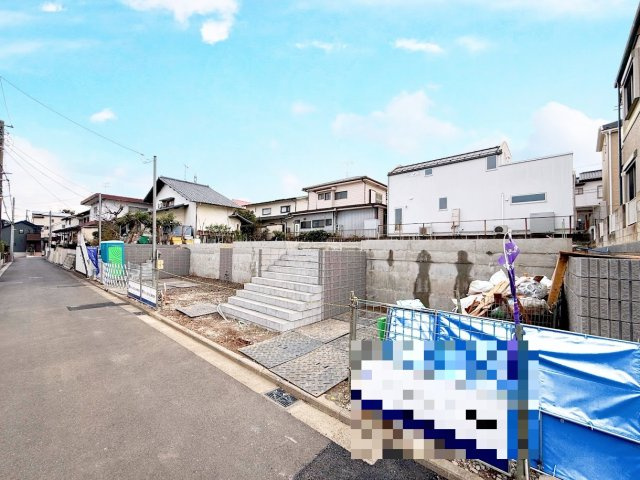 旭区善部町　新築戸建ての前面道路含む現地写真|◆前面道路も幅員があり車の運転も安心！前面道路は閑静な住宅地。車通りの少ない道路です。お子様にも安心です。

