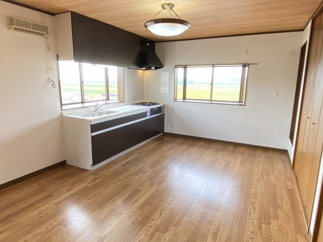 【居間・リビング】 | 常総市孫兵ヱ新田　中古戸建