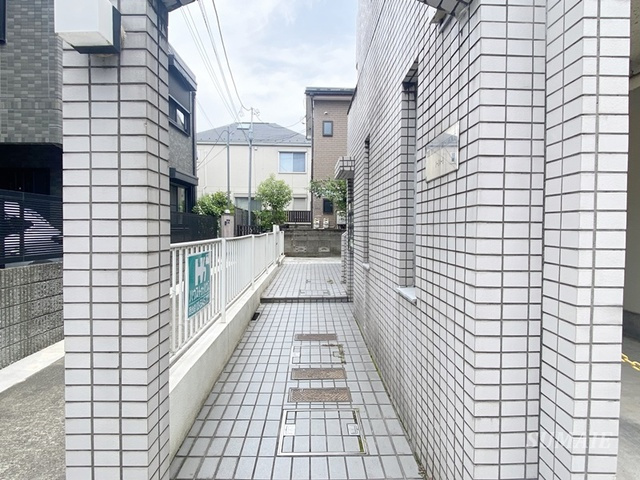 ザ・ヒルトップレジデンスのロビー|エントランスです☆