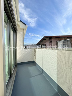 【バルコニー】 | 藤枝市天王町2丁目 6期 新築一戸建て | 陽当たり良好なバルコニーです