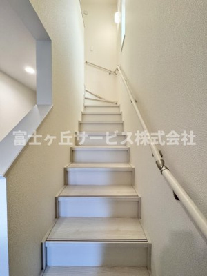 【その他】 | 藤枝市天王町2丁目 6期 新築一戸建て | 階段です
