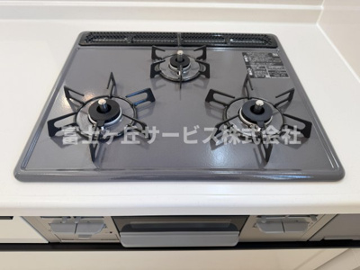 【その他】 | 藤枝市天王町2丁目 6期 新築一戸建て | 3口コンロがあります