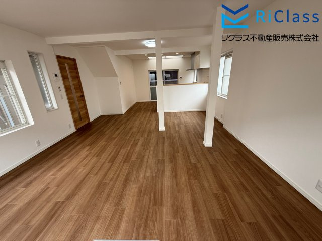 中古戸建　神戸市長田区片山町１丁目10の居間・リビング|おしゃれなリビングです