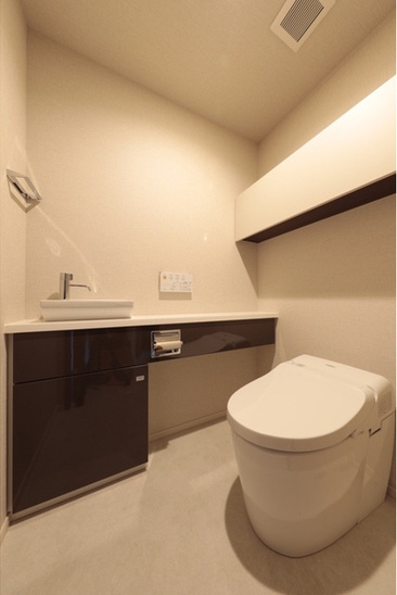 【トイレ】ＢＬＵＥ　ＨＡＲＢＯＲ　ＴＯＷＥＲ　みなとみらい 