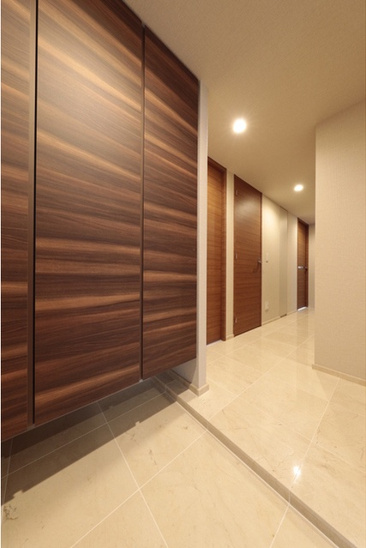 【玄関】ＢＬＵＥ　ＨＡＲＢＯＲ　ＴＯＷＥＲ　みなとみらい 