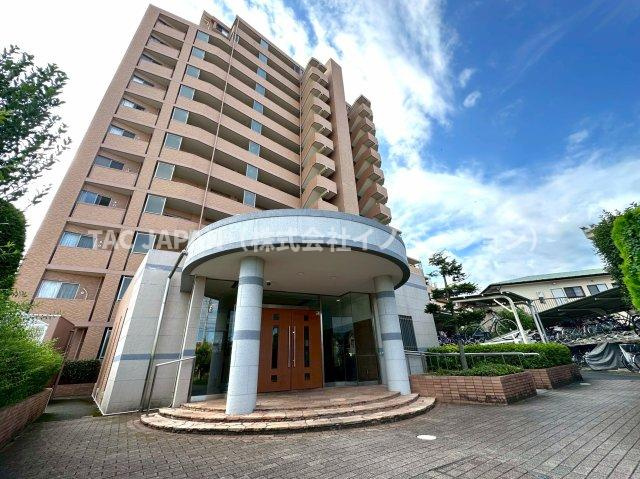 セレナハイムパークステージ桶川のエントランス|お問合せ当日でのご見学（内覧）も可能です。お気軽にお問合せください。
03-5918-8689