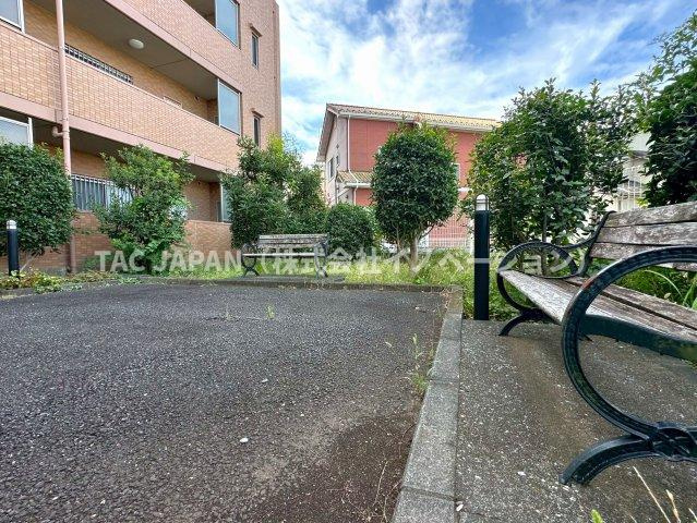 セレナハイムパークステージ桶川の中庭|お問合せ当日でのご見学（内覧）も可能です。お気軽にお問合せください。
03-5918-8689