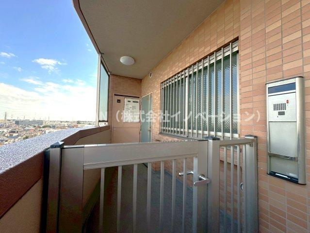 セレナハイムパークステージ桶川の玄関|お問合せ当日でのご見学（内覧）も可能です。お気軽にお問合せください。
03-5918-8689