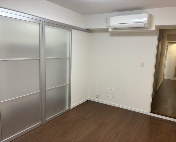 パールハイム宮前平の洋室|洋室1（WIC扉）