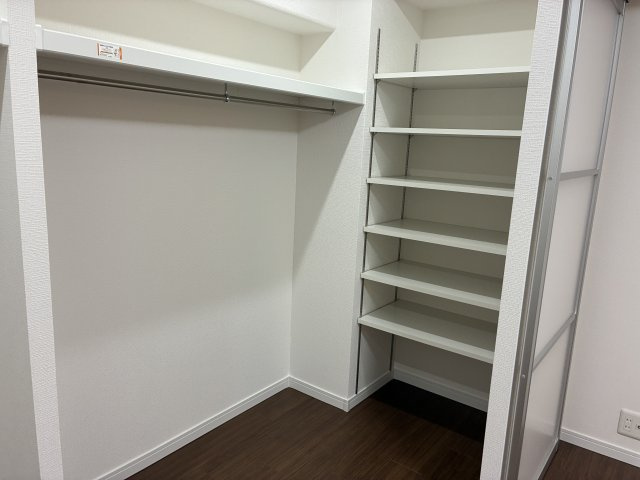 パールハイム宮前平の洋室|ウォークインクローゼット