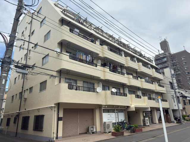 コーポ柳町（川崎市幸区柳町）の外観|新規内装リノベーション　2SLDK　1973年7月築　駅徒歩8分圏内　陽当り良好　宅配BOX有　内廊下設計