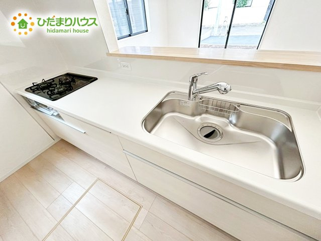 【キッチン】 | 那珂市瓜連第13　新築戸建　3号棟 | 料理をしながらでも、ご家族との会話を楽しめる対面式キッチン♪