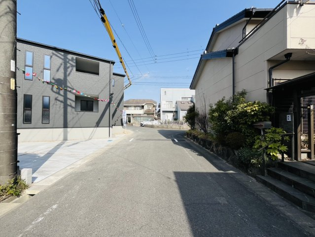 知多市寺本台3-13-2『仲介手数料無料』新築戸建ての前面道路含む現地写真