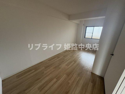 【洋室】 | ブリージェ姫路 | ※別部屋写真